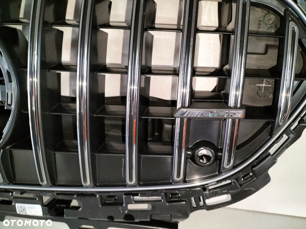 atrapa kratka mercedes e klasa w214 22- 63 amg - 4