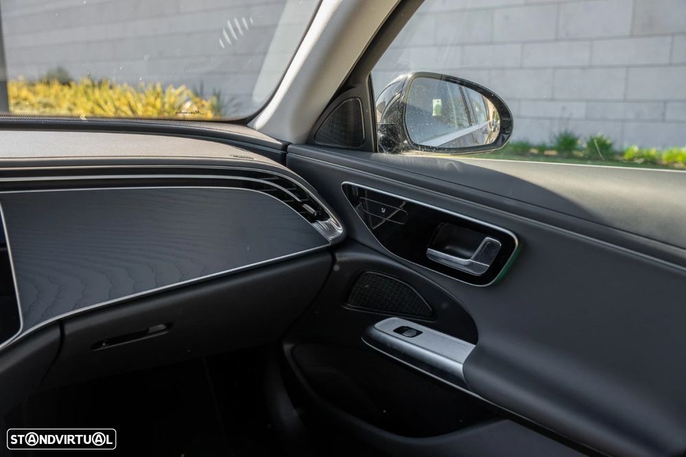 Mercedes-Benz E 300 e Station - 13