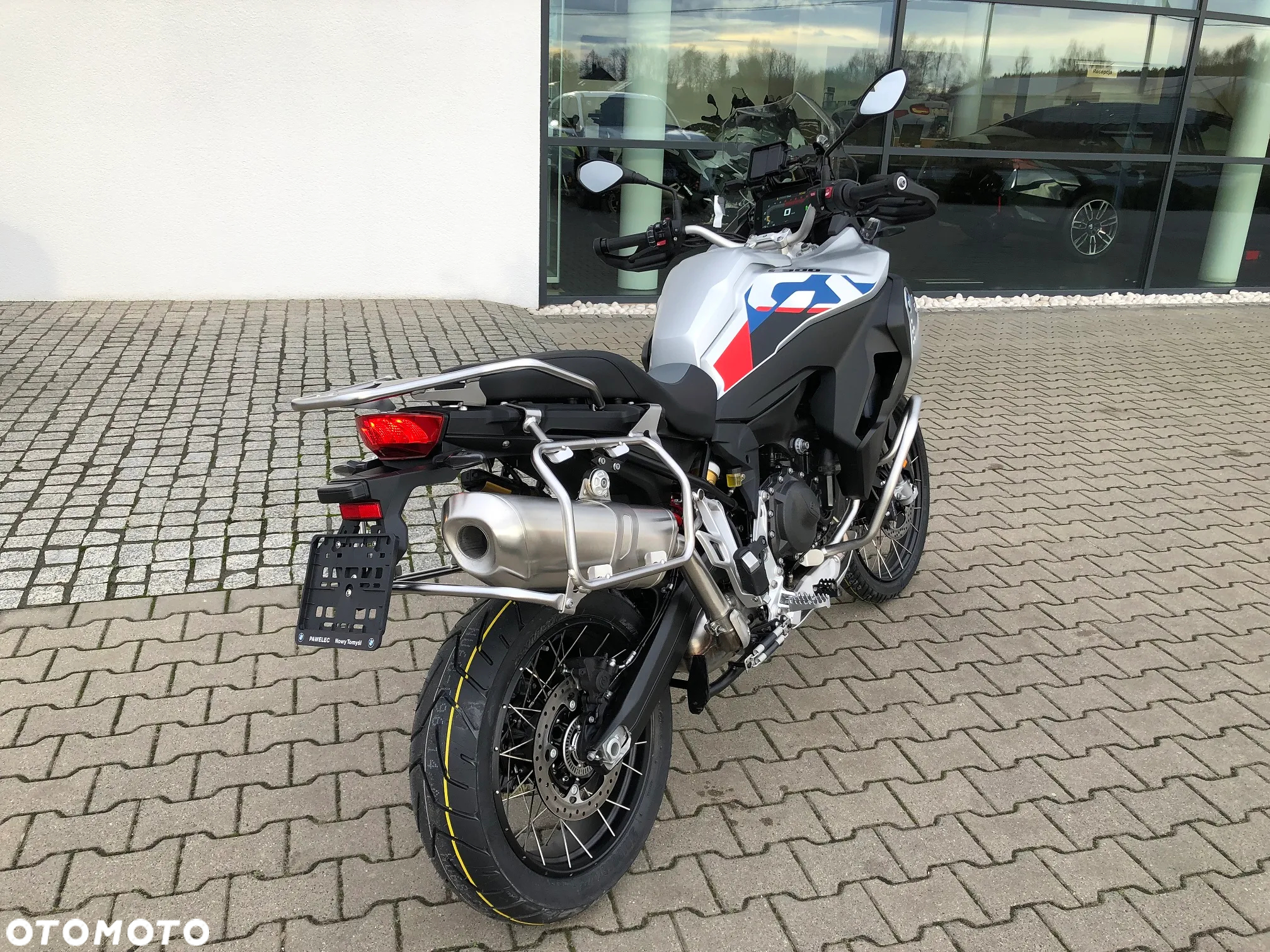 BMW F - 4