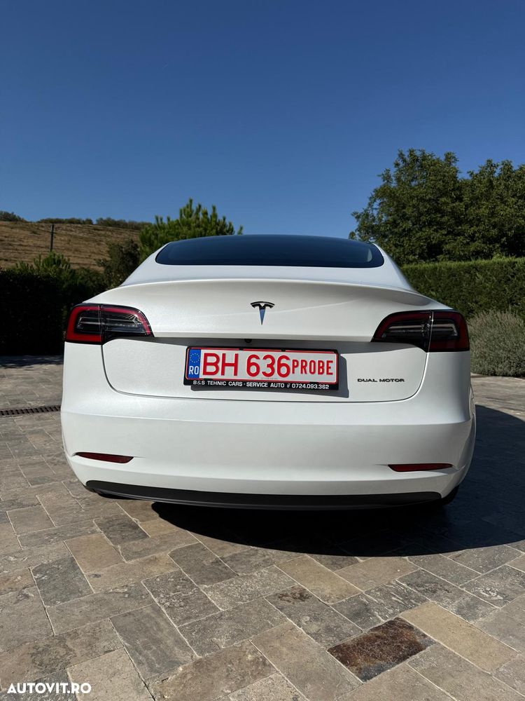 Tesla Model 3 - 8