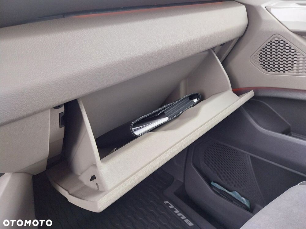 Volkswagen multivan Multivan Style L2 silnik: 2,0 l TDI SCR 110 kW / skrzynia biegów: 7-biegowa DSG rozstaw osi: 3124 mm - 29