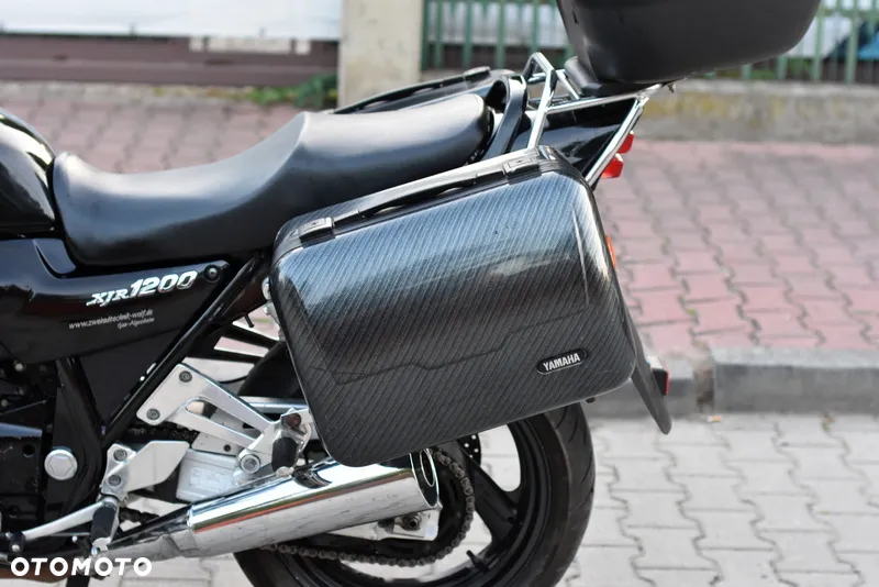 Yamaha XJR - 25