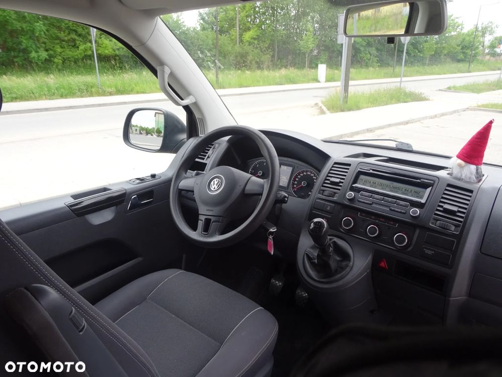 Volkswagen Multivan - 12