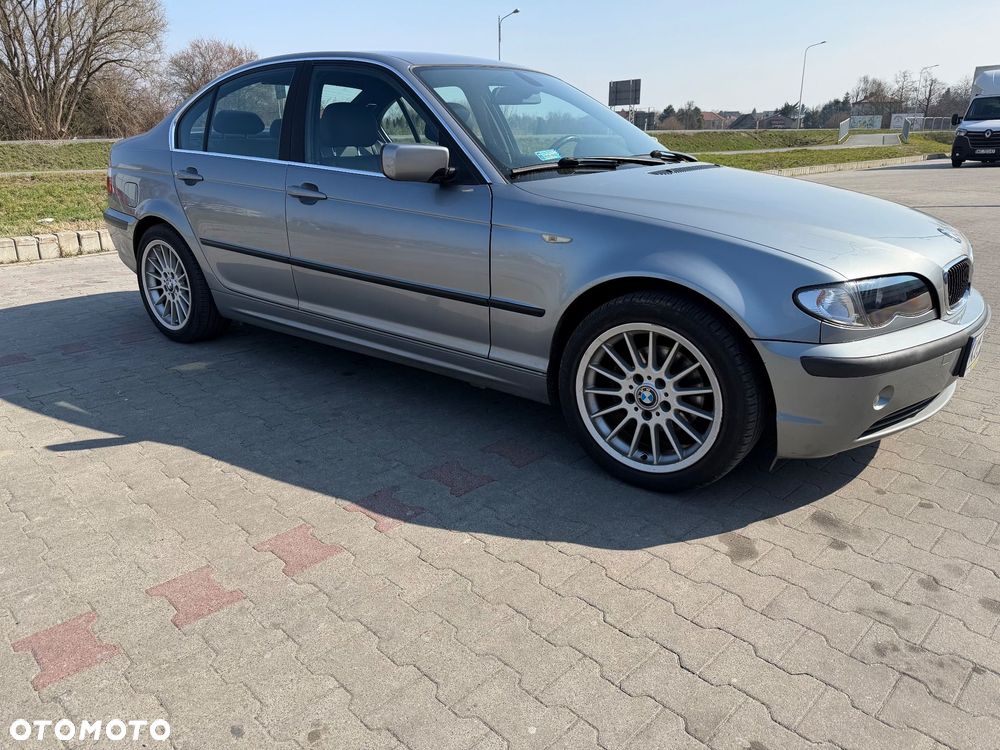 BMW Seria 3 318i - 4