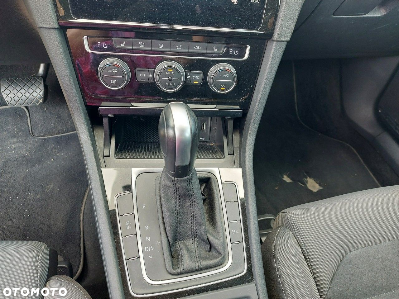 Volkswagen Golf - 20