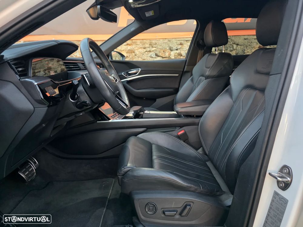 Audi Q8 e-Tron 50 quattro S line - 4