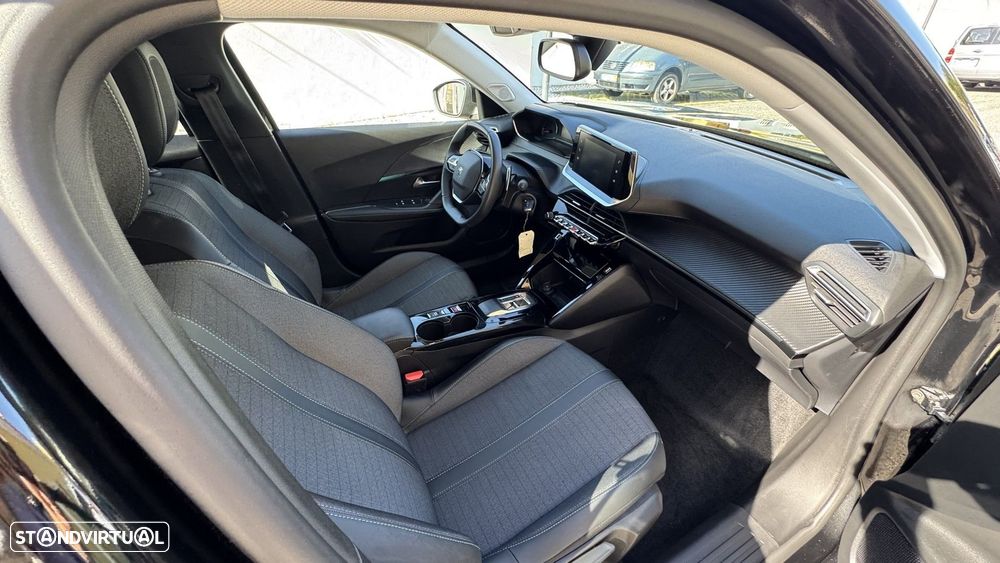 Peugeot 2008 1.2 PureTech Allure Pack EAT8 - 10
