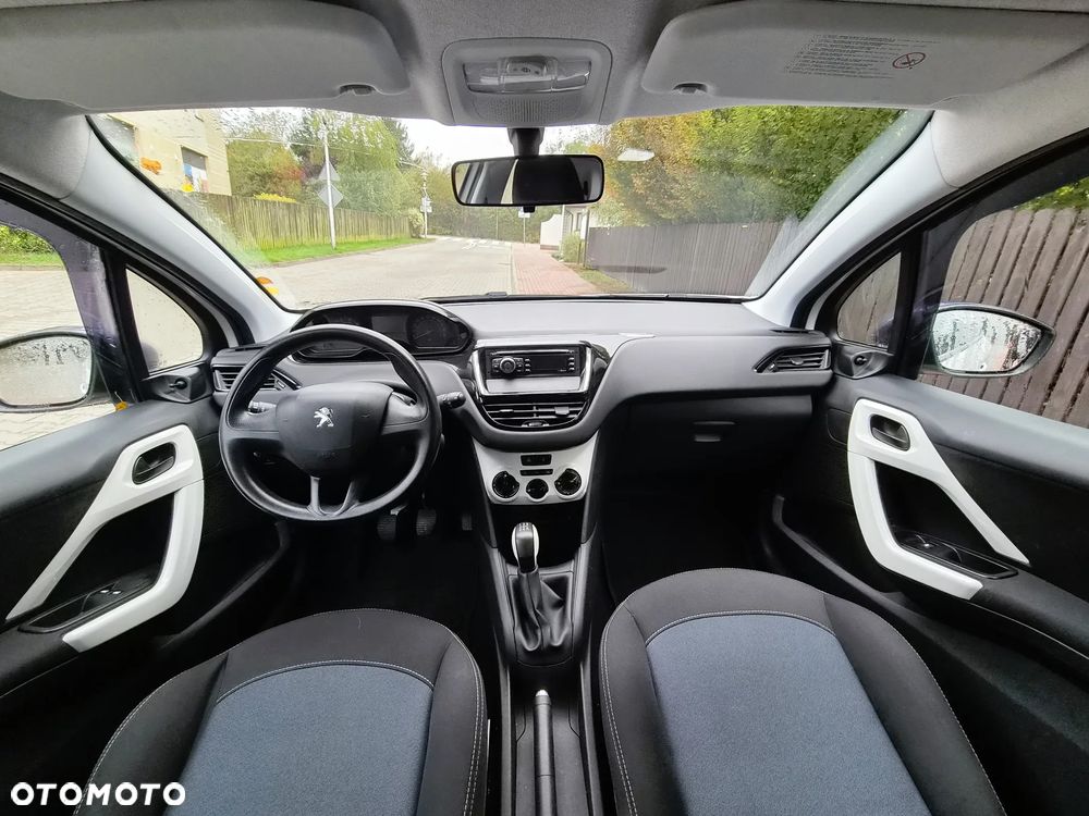 Peugeot 208 - 5