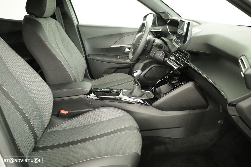 Peugeot 2008 1.2 PureTech Allure - 21