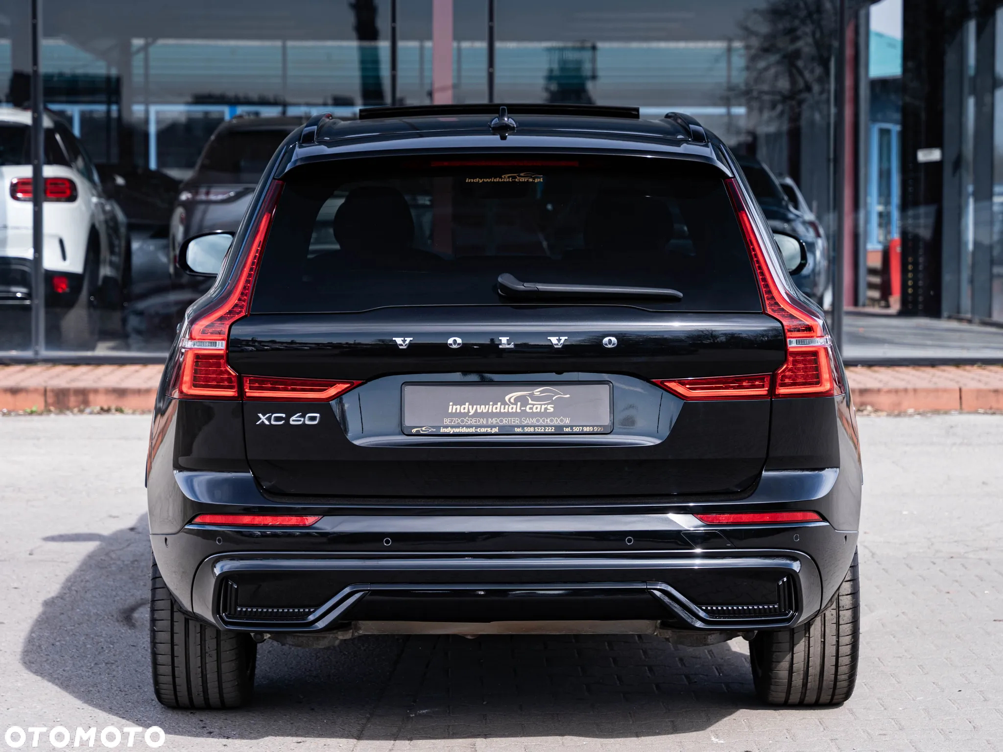 Volvo XC 60 T8 AWD Plug-in Hybrid Ultra Dark - 19