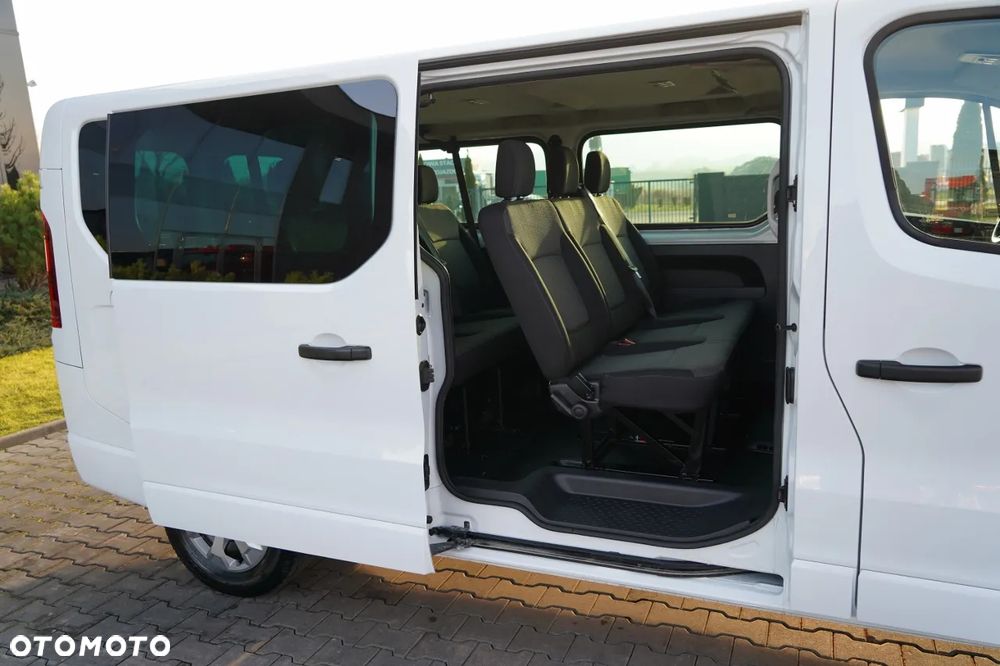 Renault TRAFIC III / BUS / 9 MIEJSC / PIERWSZY WŁAŚCICIEL / POLSKI SALON / 2022 ROK / - 28
