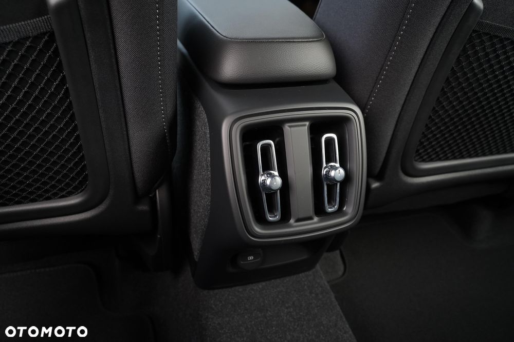 Volvo XC 40 B3 Core - 19