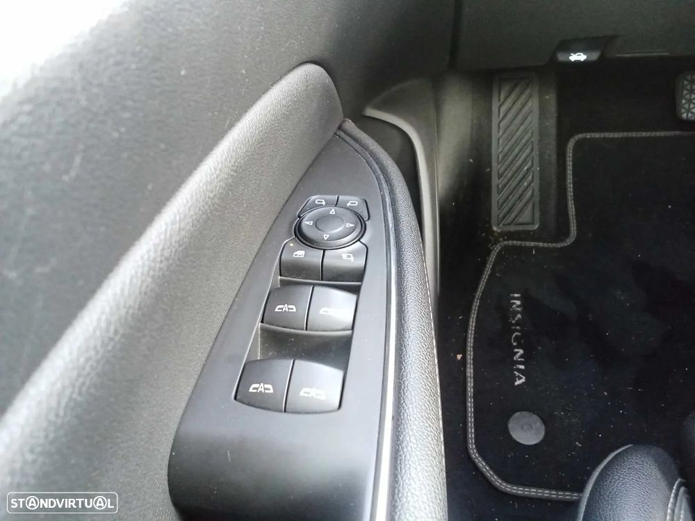 Opel Insignia - 21