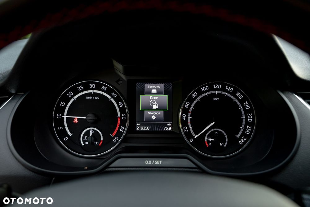 Skoda Octavia 2.0 TDI (Green tec) 4x4 DSG RS - 31