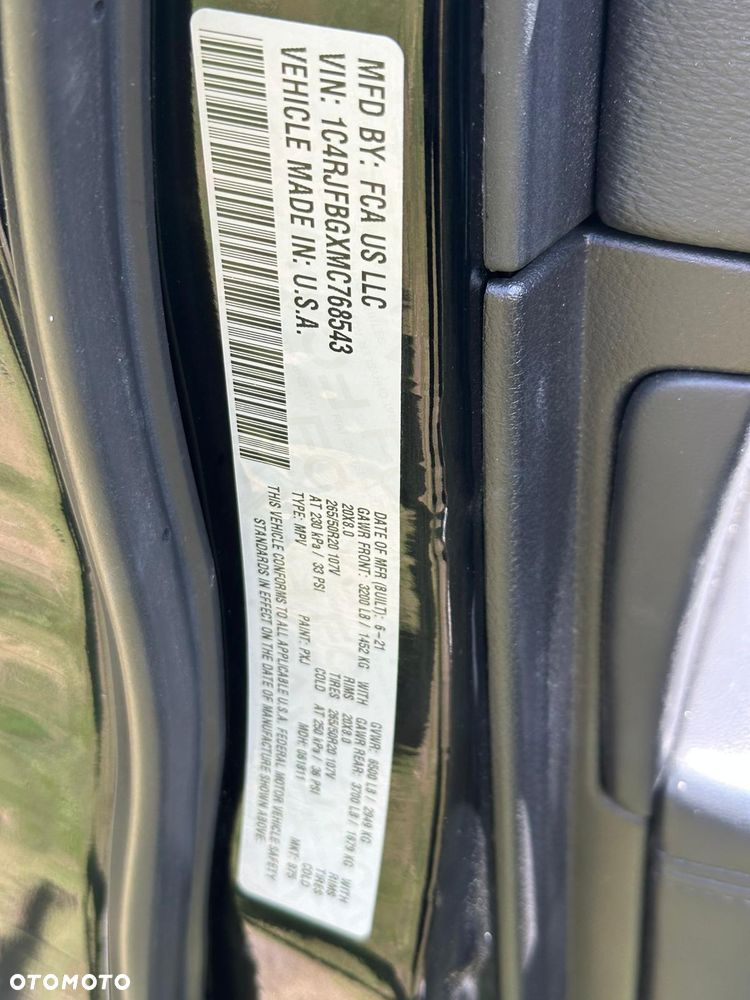 Jeep Grand Cherokee - 12