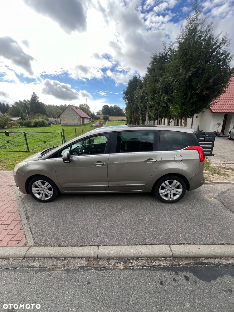 Peugeot 5008 - 5