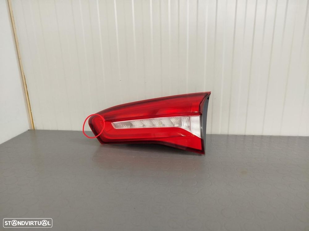 FAROLIM TRASEIRO DIREITO INTERIOR FORD FOCUS SPORTBREAK - 1