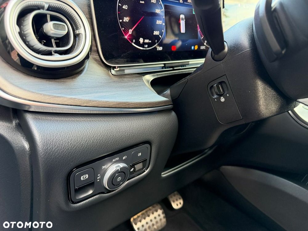 Mercedes-Benz Klasa V 2025