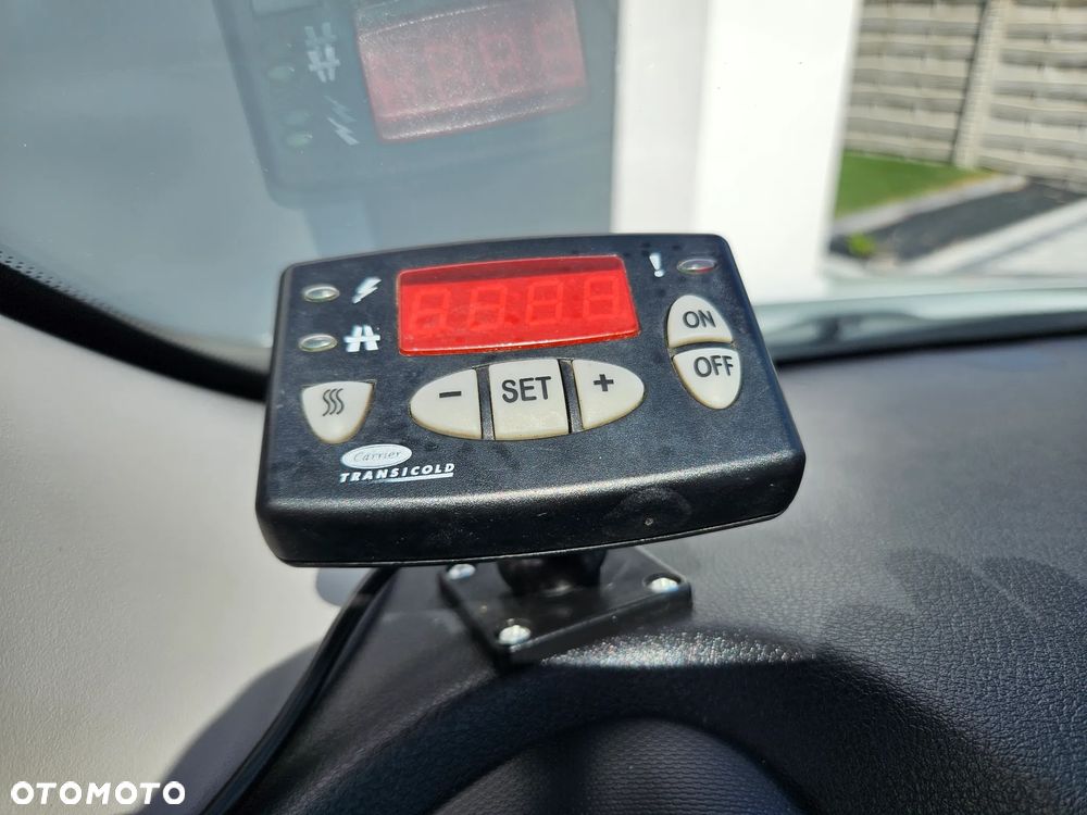 Renault TRAFIC L2H1 Long Chłodnia Mroźnia 62tyś km SalonPL - 22