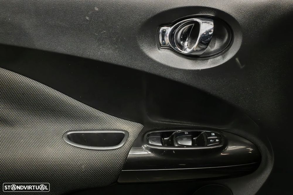 Nissan Juke 1.6 N-Connecta P.E.2 Black T.Xtronic - 22