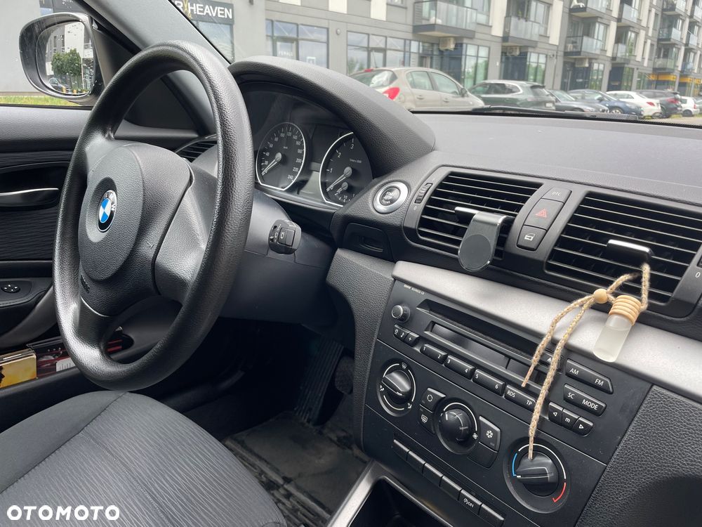 BMW Seria 1 116i - 11