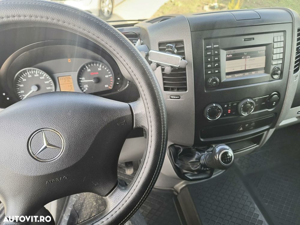 Mercedes-Benz Sprinter - 2