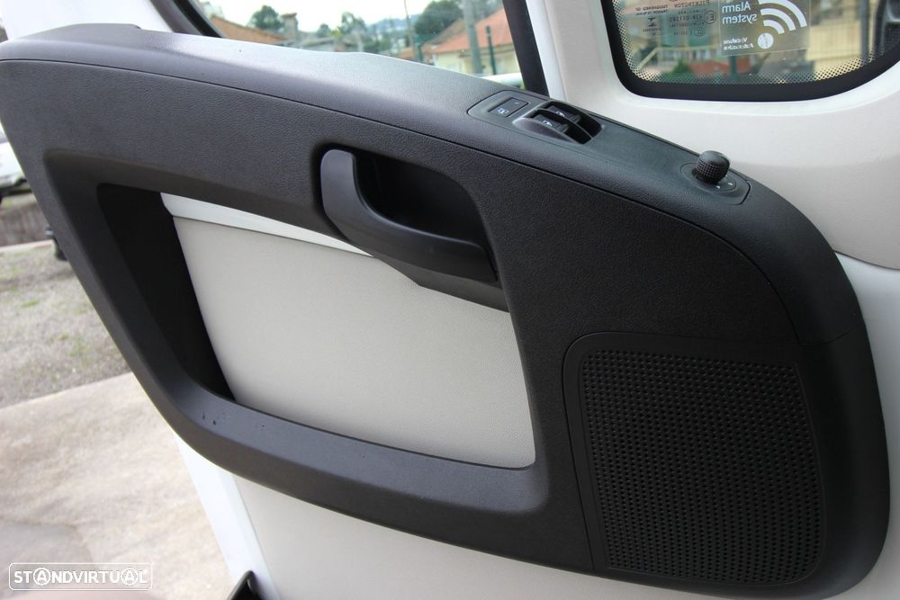 Peugeot Boxer 2.0 BlueHDi 330 L2H1 Pro - 26