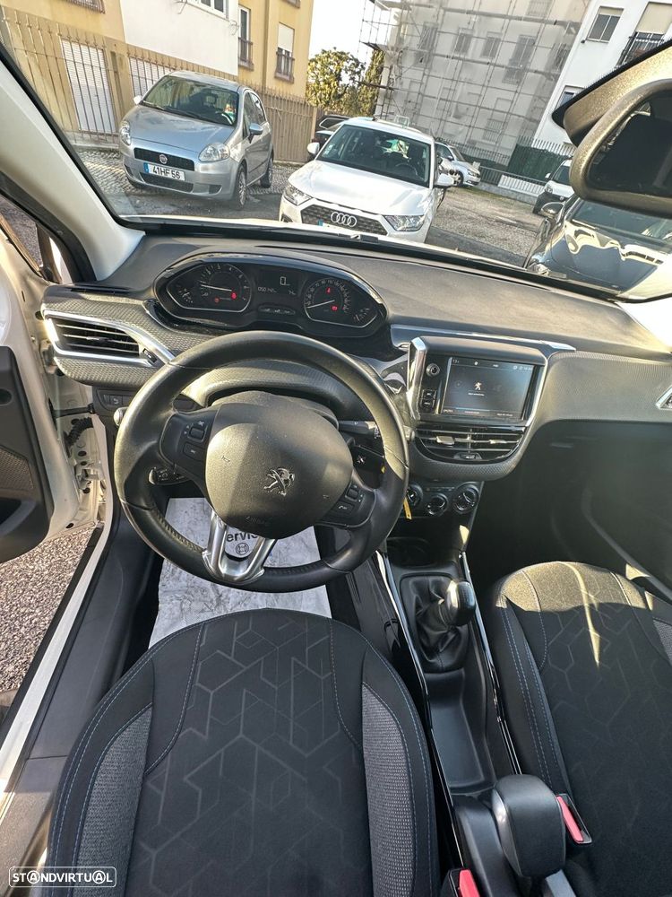 Peugeot 2008 1.2 PureTech Signature - 14