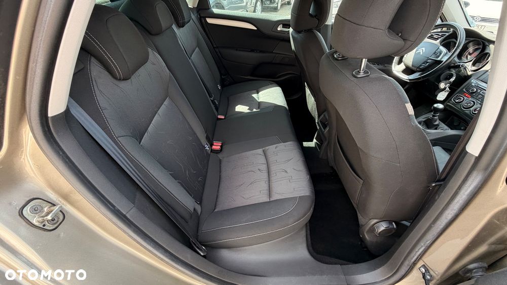 Citroën C4 e-HDi 110 Selection - 10