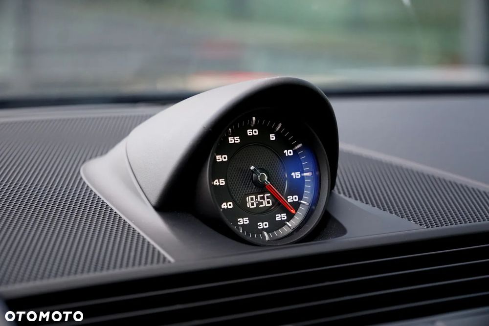 Porsche Panamera 4 - 35