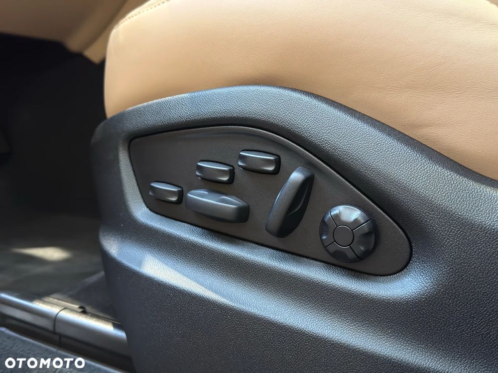 Porsche Cayenne E-Hybrid PHEV Black Edition - 15