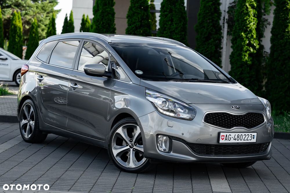 Kia Carens 1.7 CRDi 136 Dream Team Edition - 2