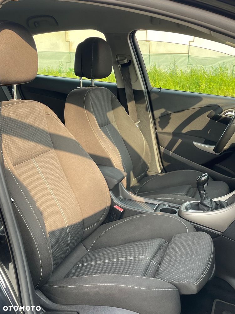Opel Astra 1.6 T Cosmo - 22