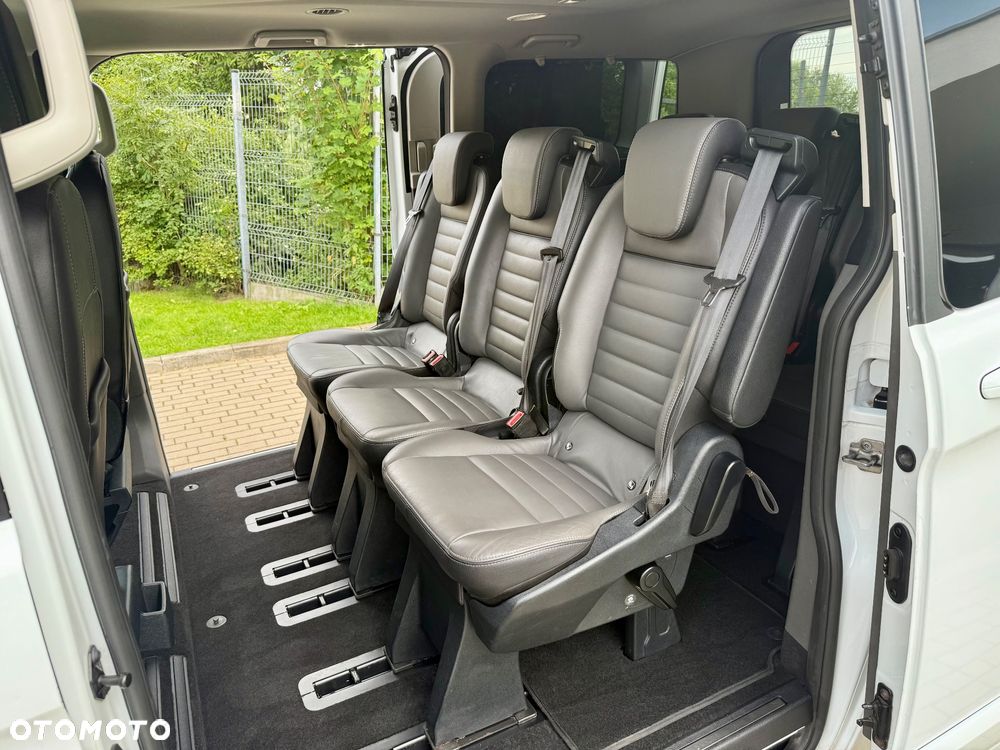 Ford Tourneo Custom 2.0 EcoBlue L1 Titanium - 13