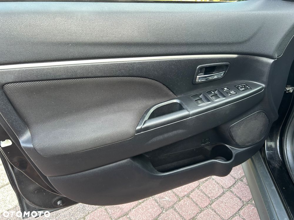 Mitsubishi ASX - 14
