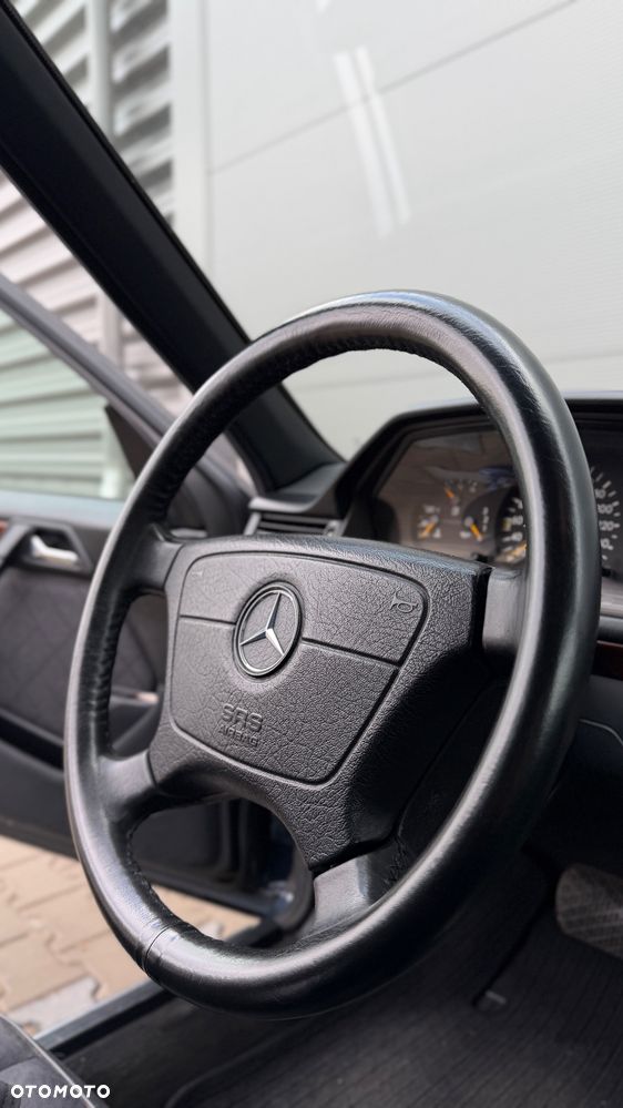 Mercedes-Benz W124 (1984-1993) - 34