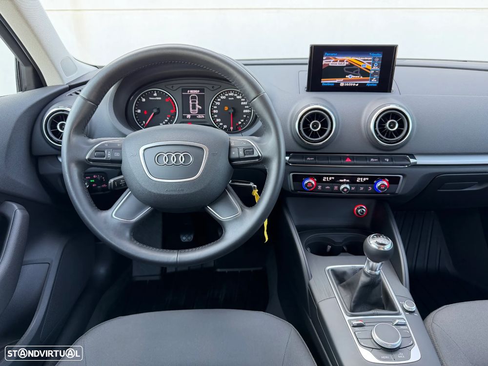 Audi A3 Sportback 1.6 TDI Advance Ultra — fotografia 9