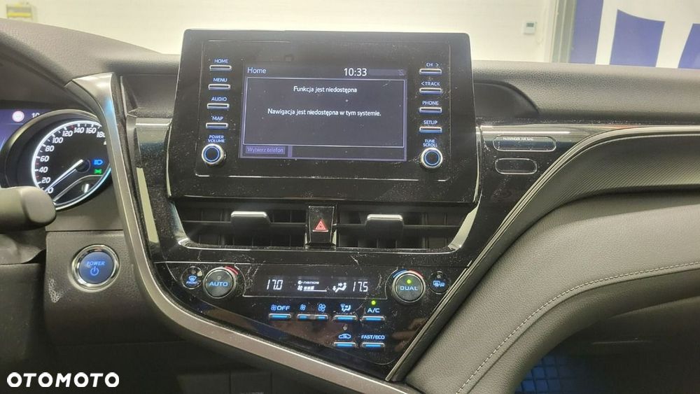 Toyota Camry - 17