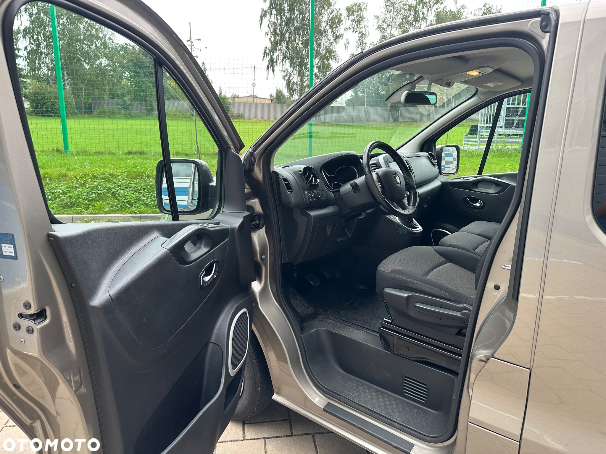 Renault Trafic Grand SpaceClass 2.0 dCi - 11