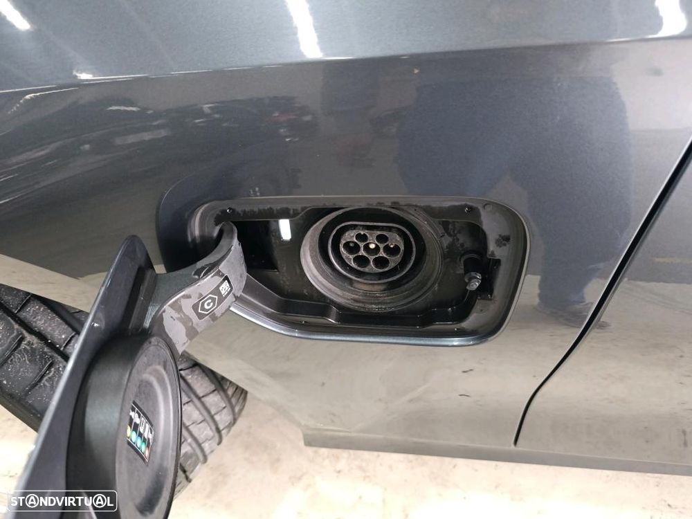 BMW 320 e Corporate Edition Auto - 10