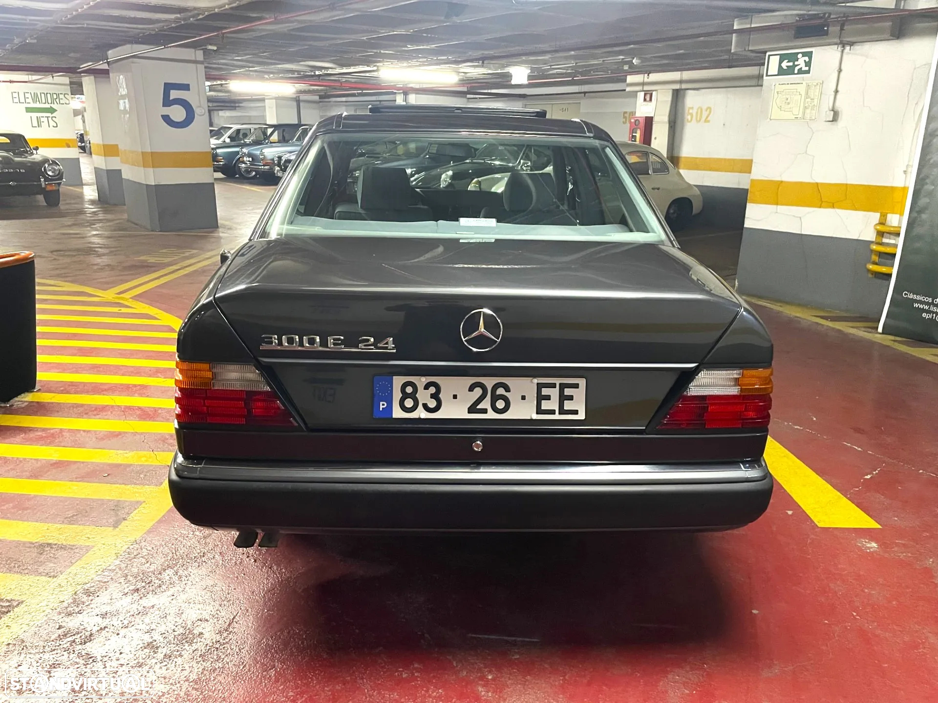 Mercedes-Benz 300 E-24 - 3