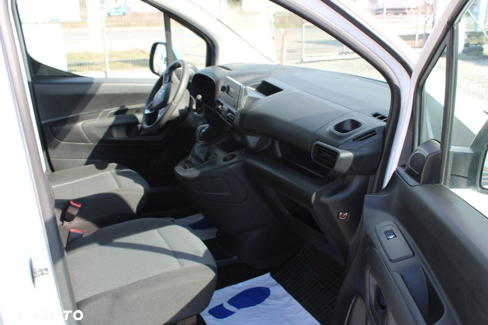 Opel Combo - 25