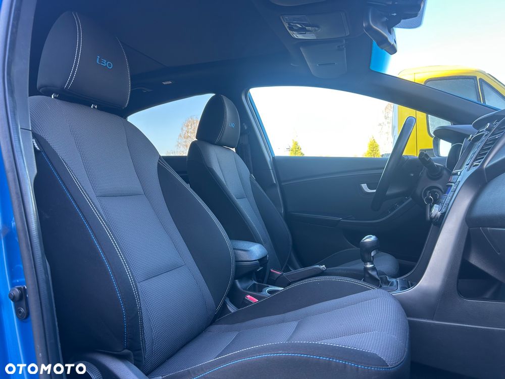 Hyundai i30 blue 1.6 GDI Passion - 9
