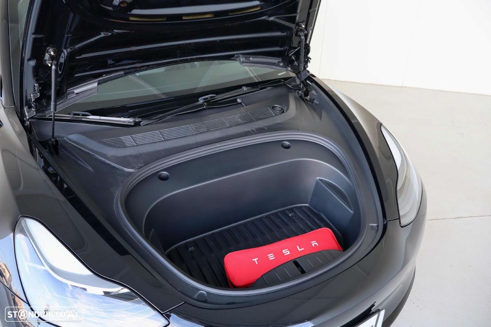 Tesla Model 3 - 12