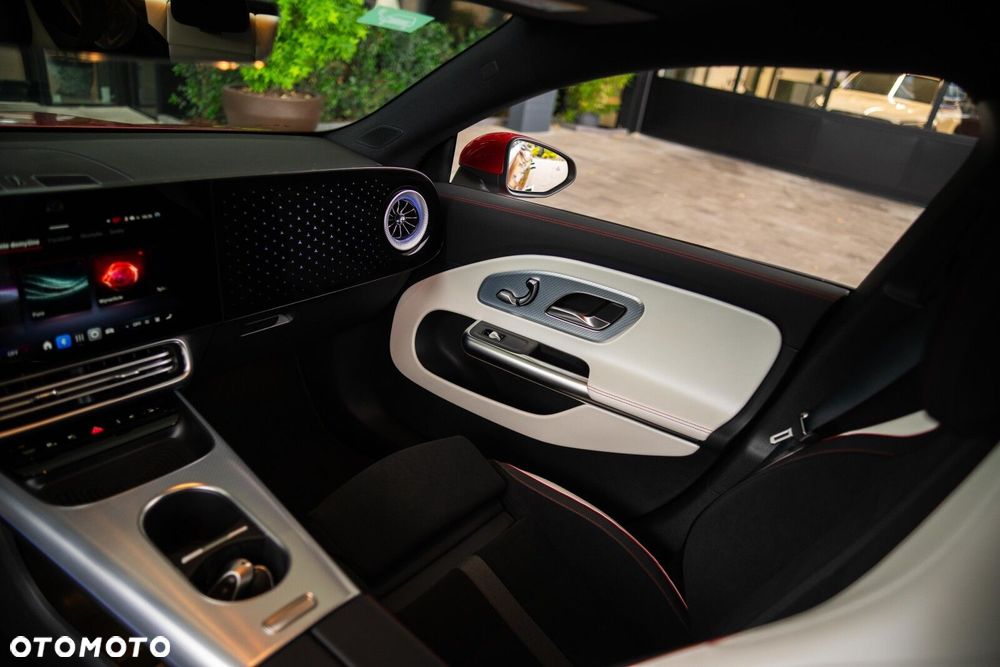 Mercedes-Benz CLA - 32