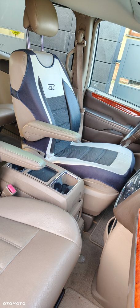 Chrysler Town & Country - 23