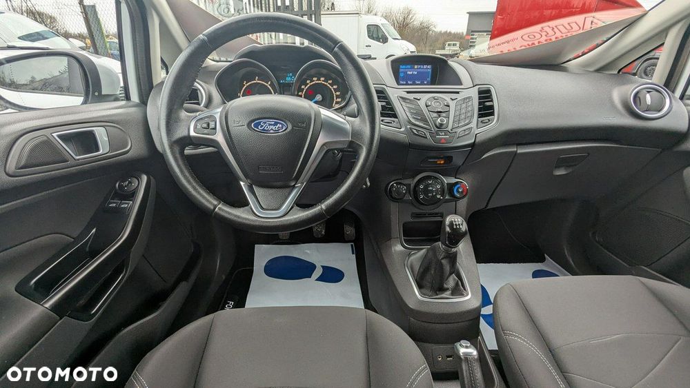 Ford Fiesta - 24