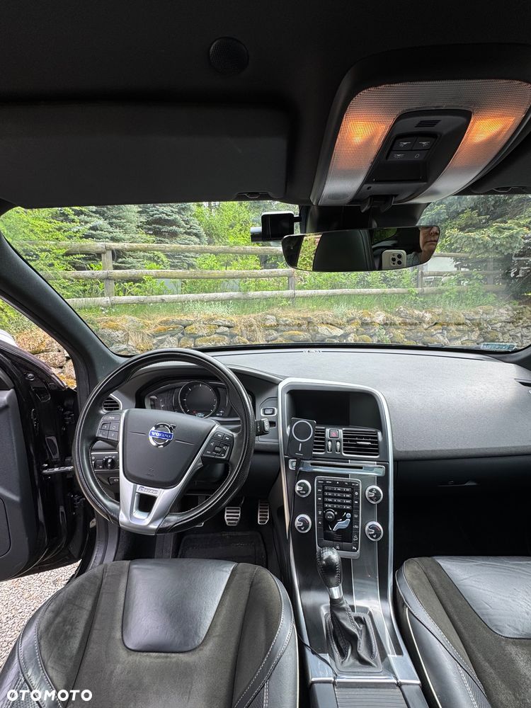Volvo XC 60 D4 AWD R-Design Momentum - 13