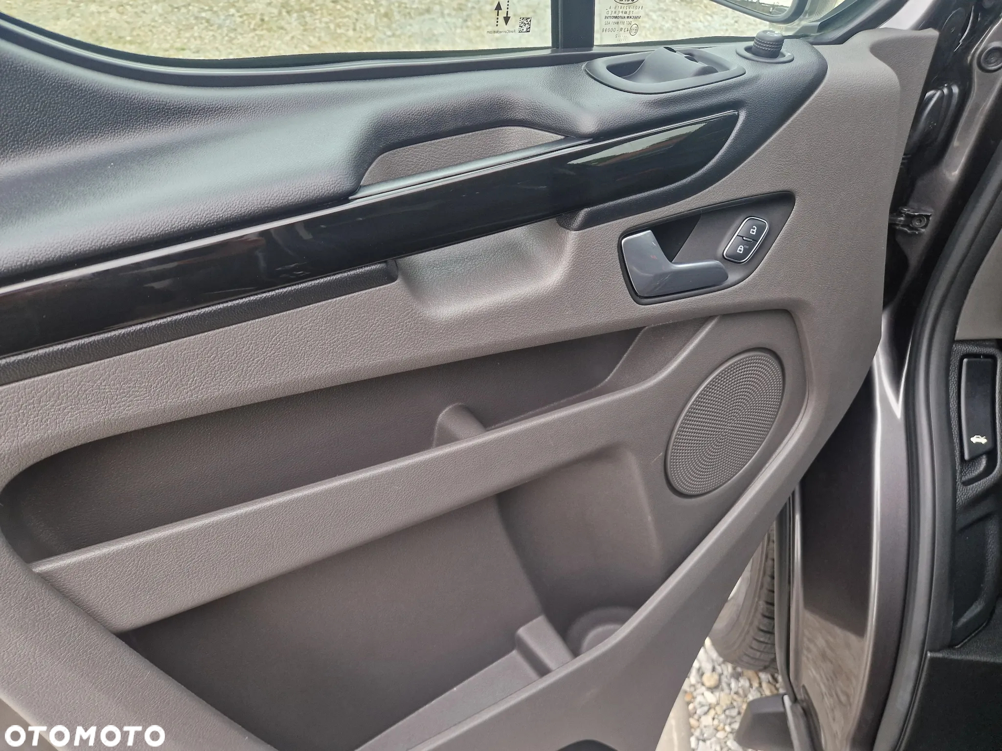 Ford TRANSIT CUSTOM - 8