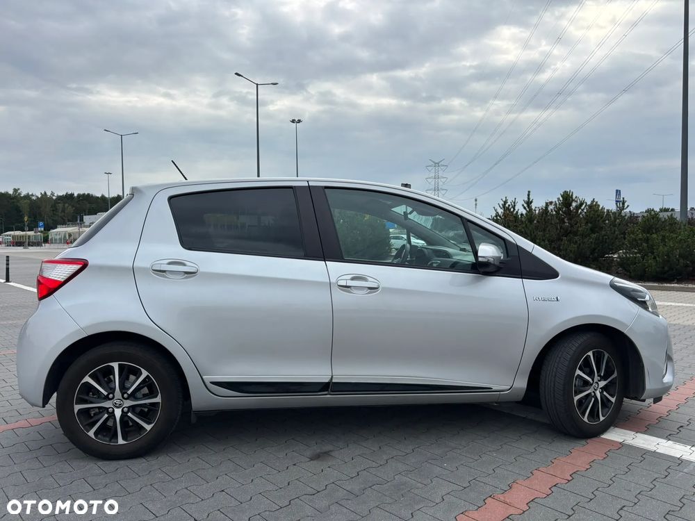 Toyota Yaris Hybrid 100 Active EU6 - 14